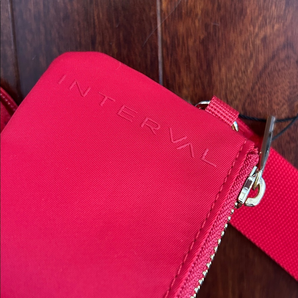 Red INTERVAL Wristlet Set - Picture 5 of 5
